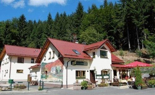 Hotel & Gasthaus Sterngrund Zella-Mehlis Exterior foto